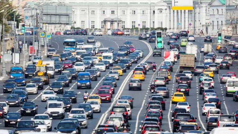 Mais carros na rua: Detran-SP registra 106 mil novos emplacamentos pela 1ª vez em quase 10 anos